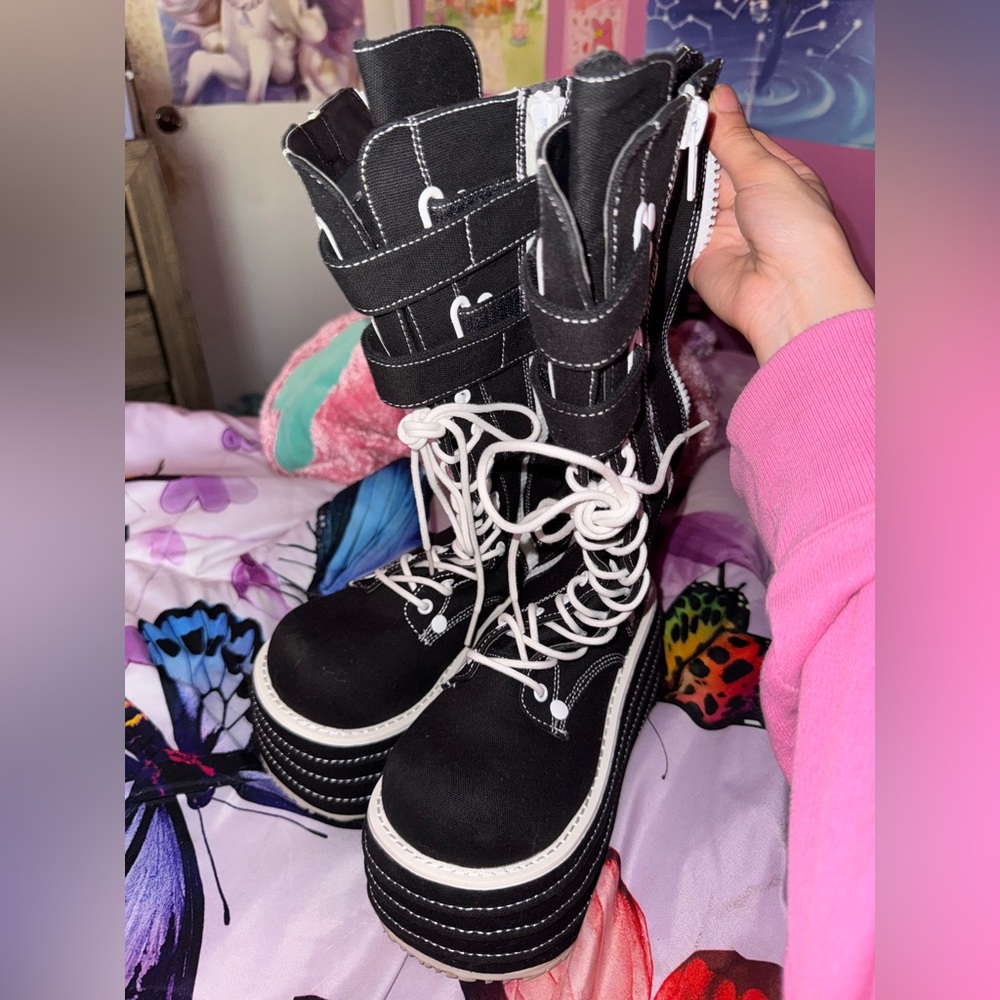 Demonia Mori-310 Black/White Platform Boots